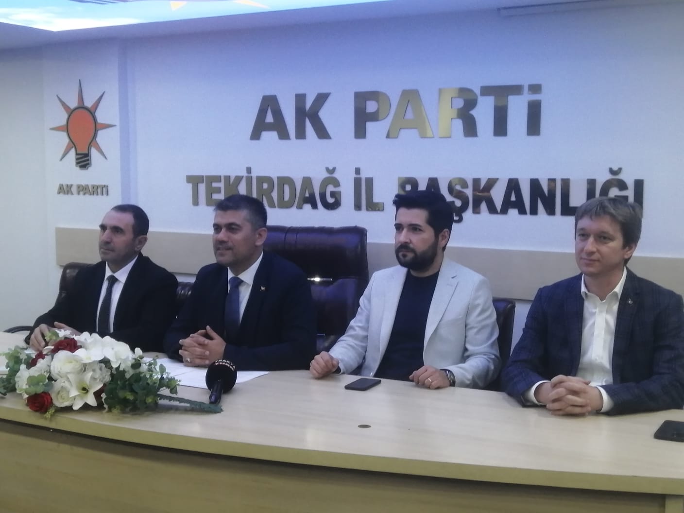 Ali Gümüş: Bildiğiniz üzere yavaş yavaş seçim sathı mahalline giriyoruz.