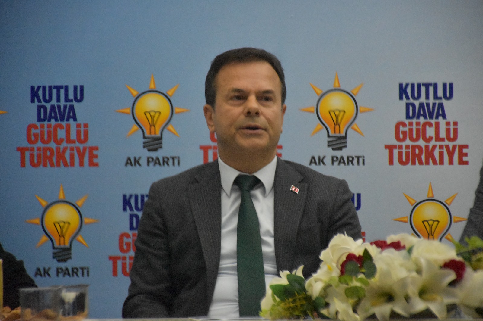 Kıvanç aday adaylığını açıkladı