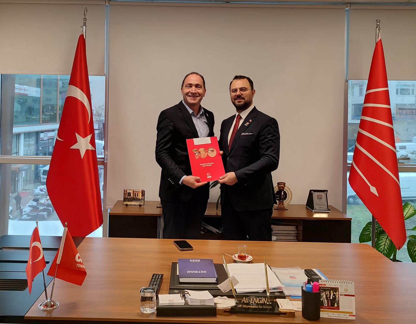 ERDİN ERAL CHP DEN SÜLEYMANPAŞA BELEDİYE BAŞKAN A.ADAYLIĞI BAŞVURUSUNU YAPTI