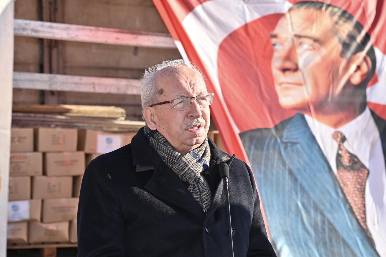 MALKARA’DA ARI ÜRETİCİLERİNE ARI KEKİ DAĞITIMI YAPILDI