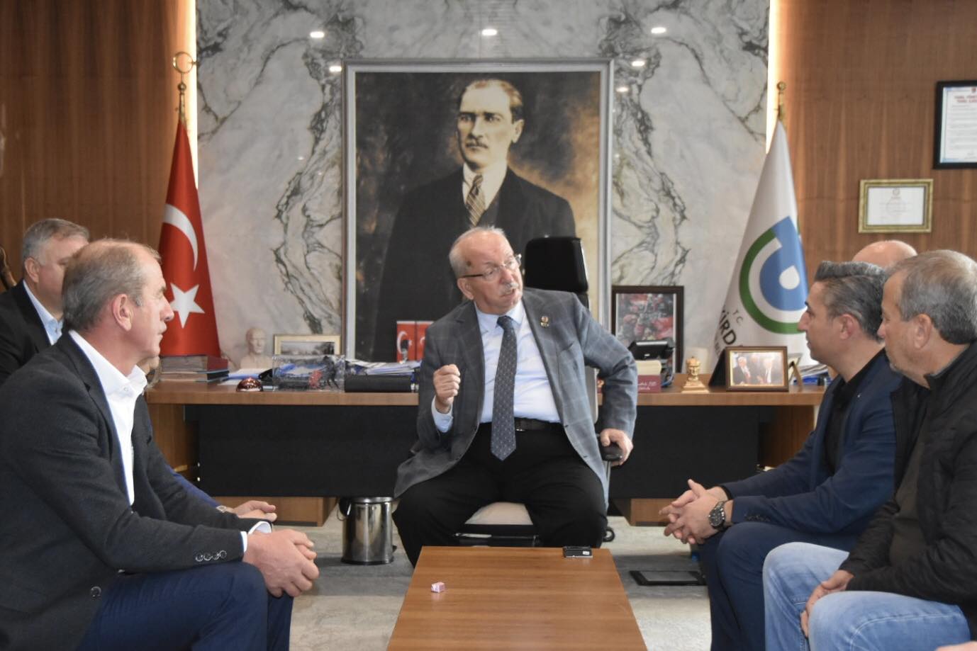 BAŞKAN ALBAYRAK SÜLEYMANPAŞA, MURATLI VE MALKARA MUHTARLARIYLA BİR ARAYA GELDİ