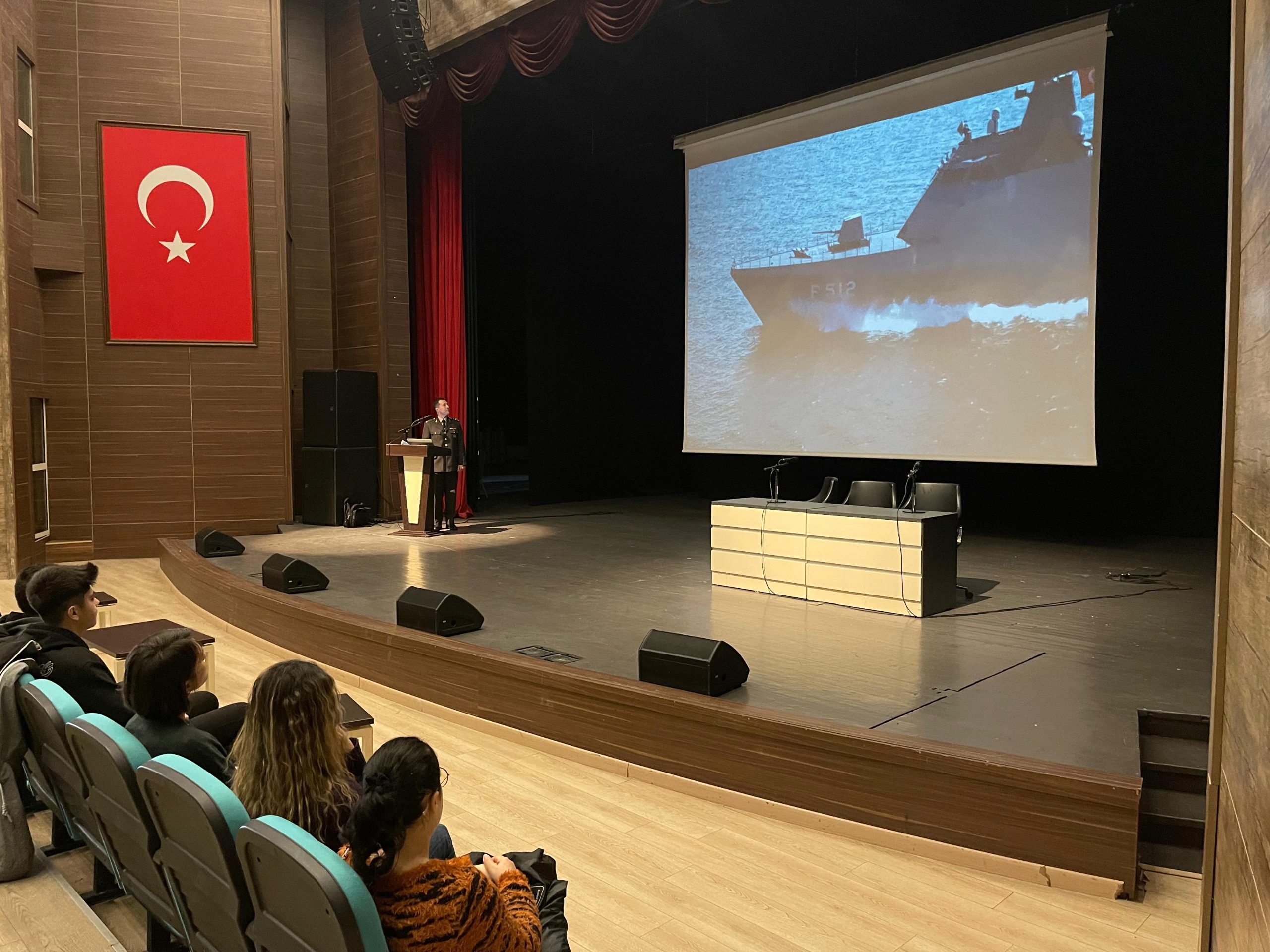 Asker olma hayalindeki öğrencilere Milli Savunma Üniversitesi tanıtıldı