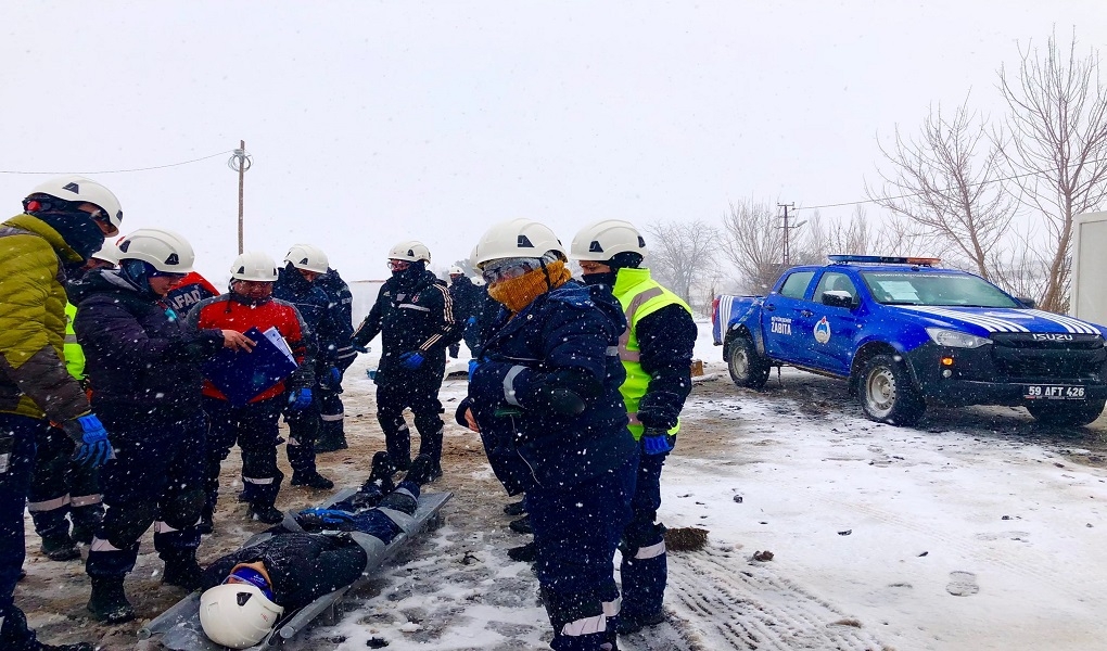 GÖNÜLLÜ ARAMA KURTARMA YARDIM EKİPLERİ EĞİTİMLERİNİ BAŞARIYLA TAMAMLADI