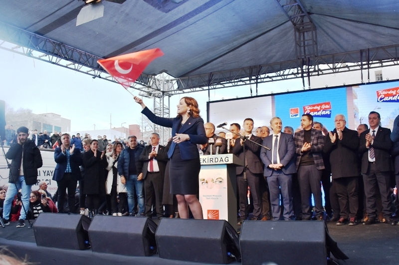 CANDAN YÜCEER PARTİLİLERLE BULUŞTU