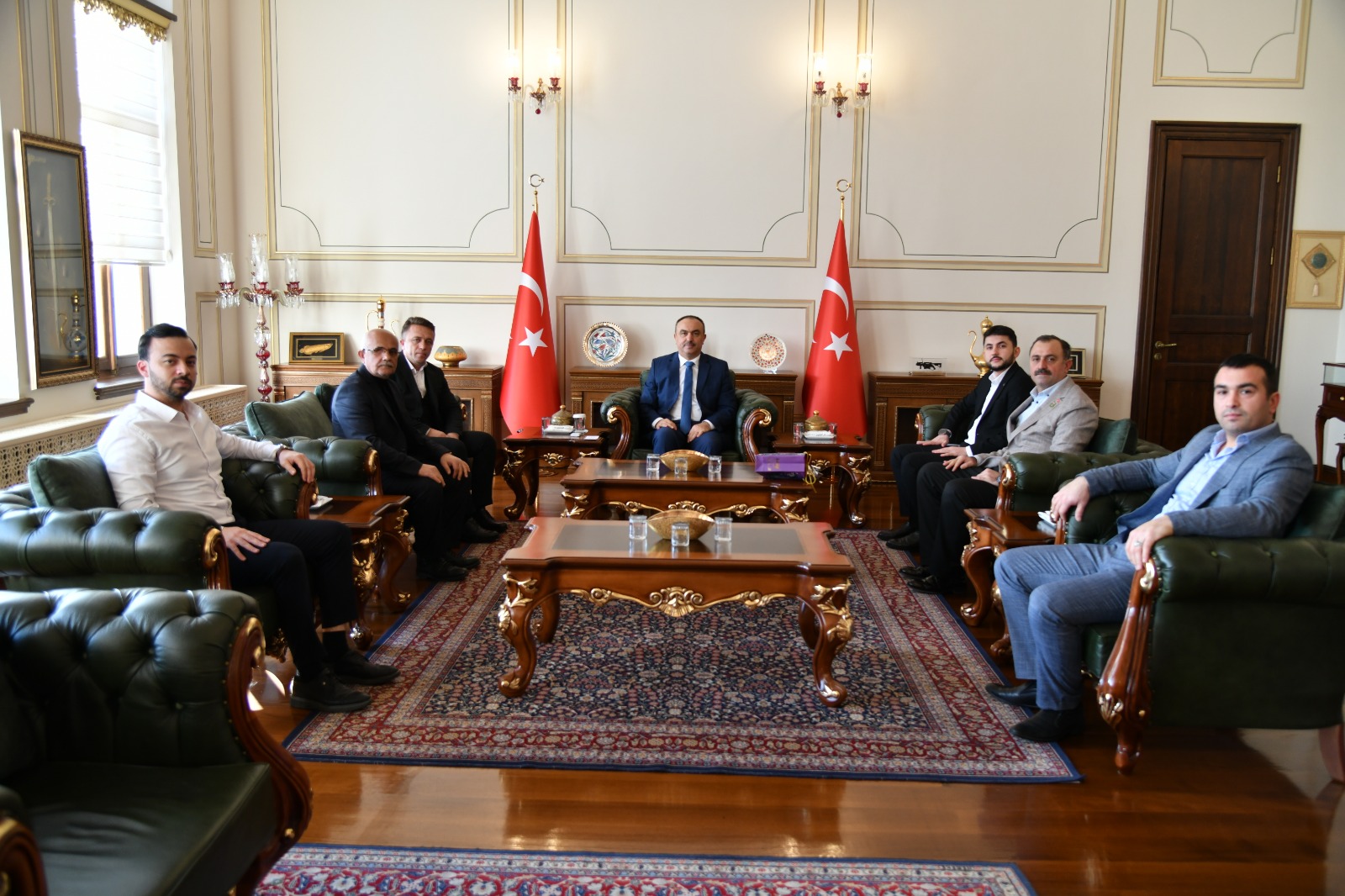 Türk Devletleri Şehit Yakınları ve Gaziler Vakfı Başkan ve Üyeleri Vali Soytürk’ü Ziyaret Etti