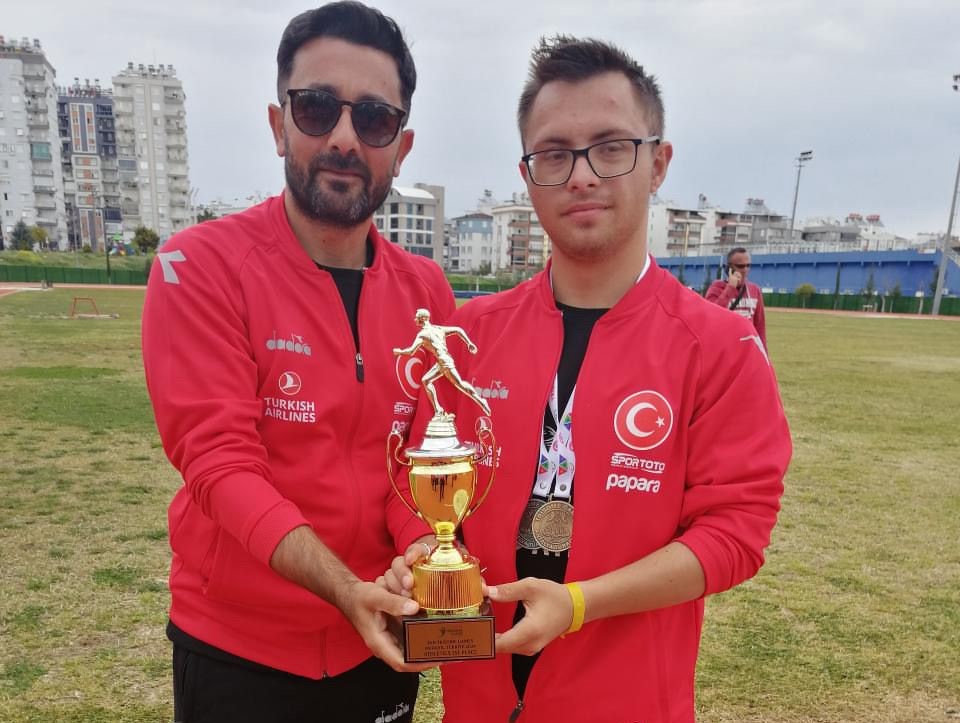 Tekirdağ NKÜ Spor Bilimleri Fakültesi Öğrencisi Emirhan AKÇAKOCA Dünya Şampiyonu Oldu