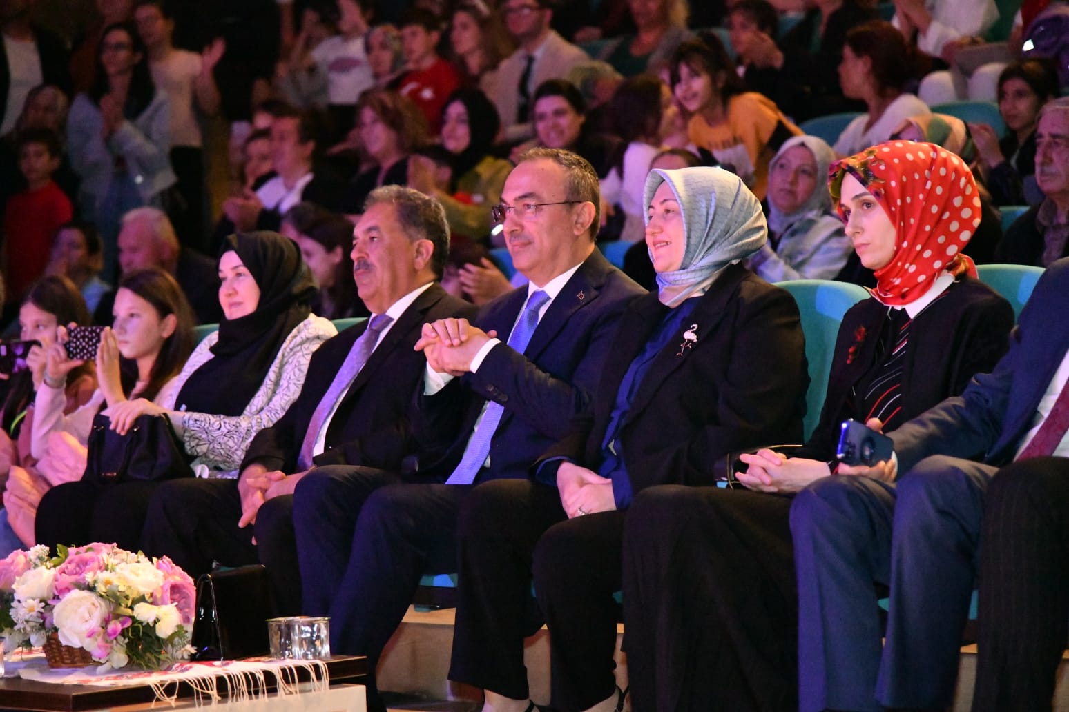 Vali Soytürk ve Eşi Nurdan Soytürk Çocuk Korosu Konseri’ne Katıldı