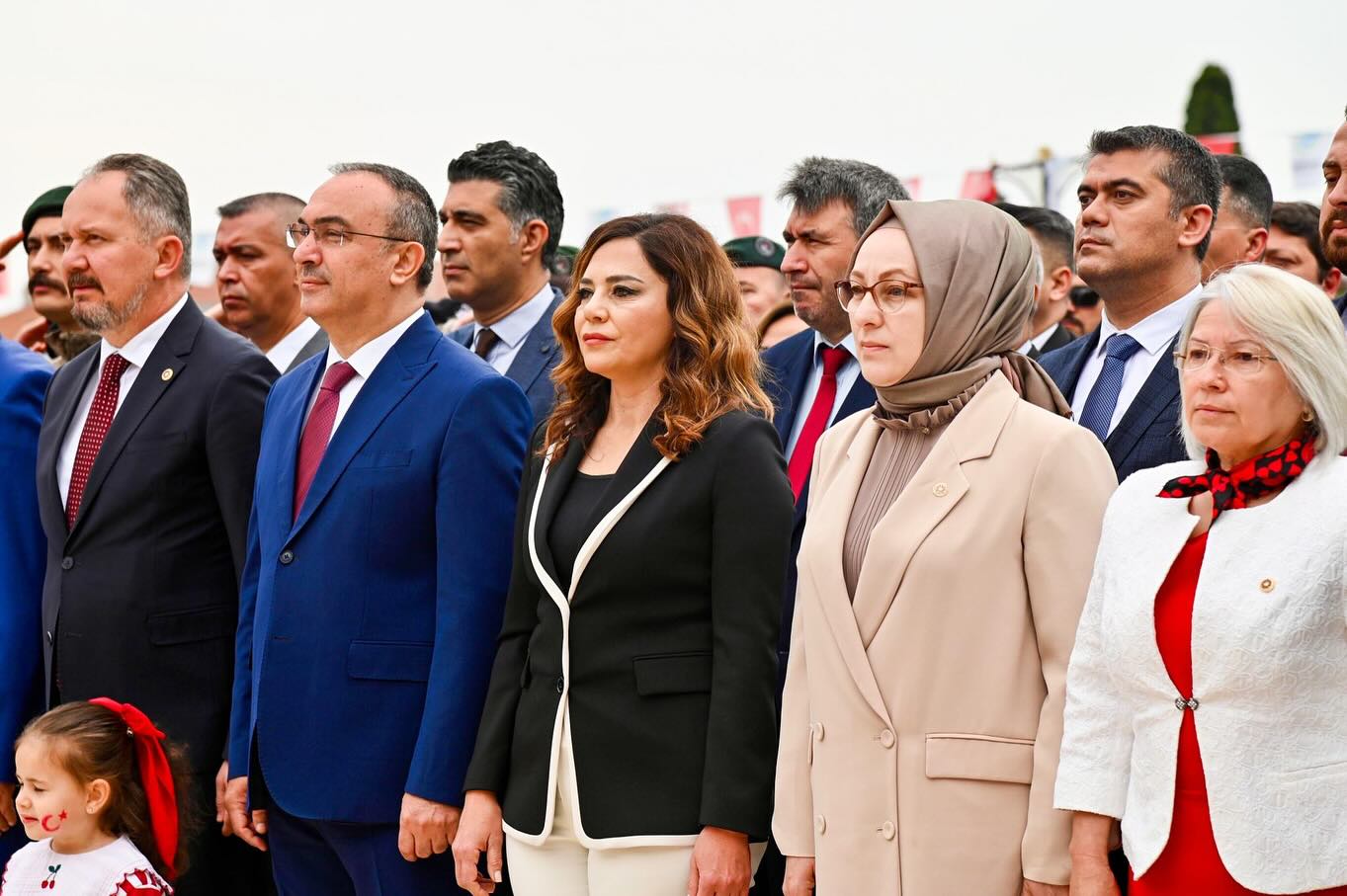 19 MAYIS ATATÜRK’Ü ANMA GENÇLİK VE SPOR BAYRAMI ÇELENK SUNMA TÖRENİ YAPILDI