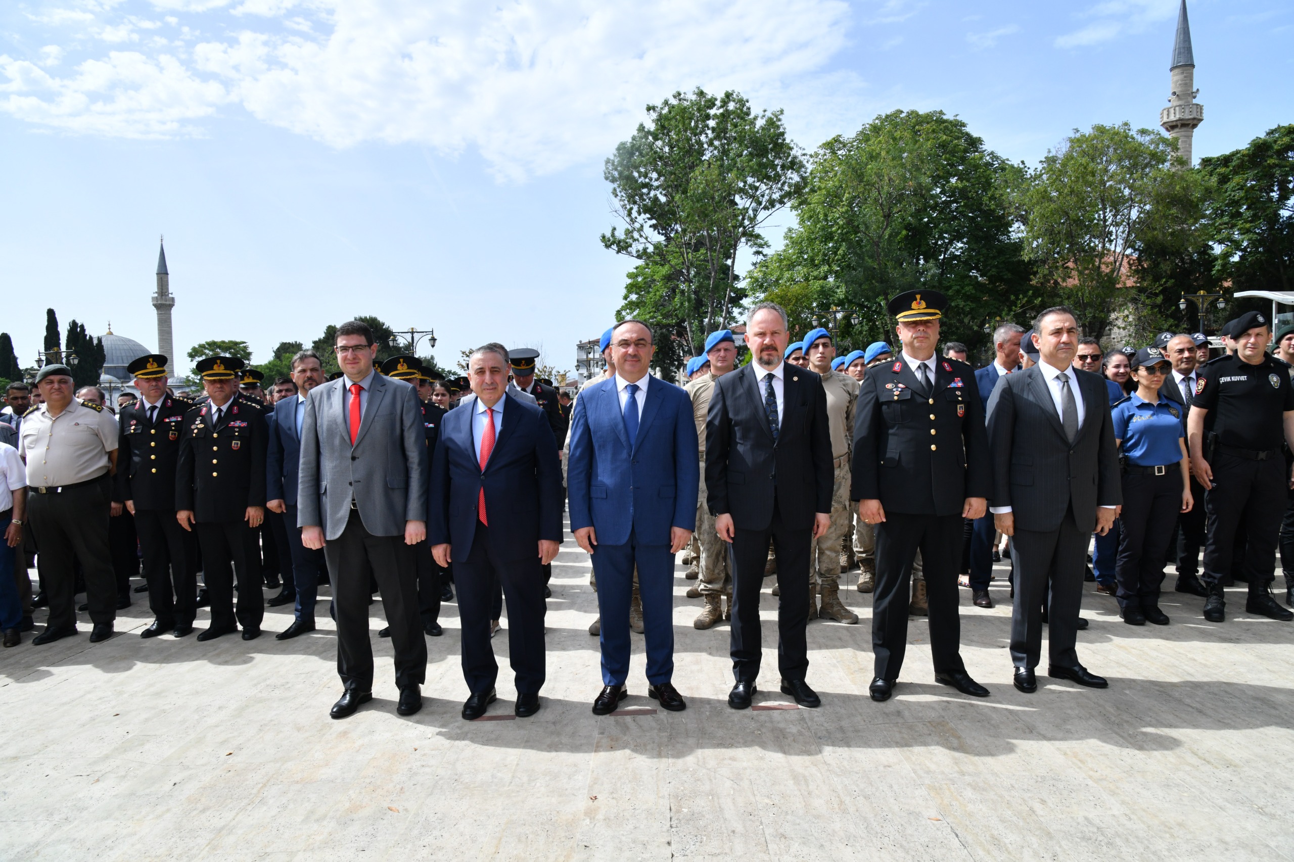 Vali Soytürk Çelenk Sunma Töreni’ne Katıldı