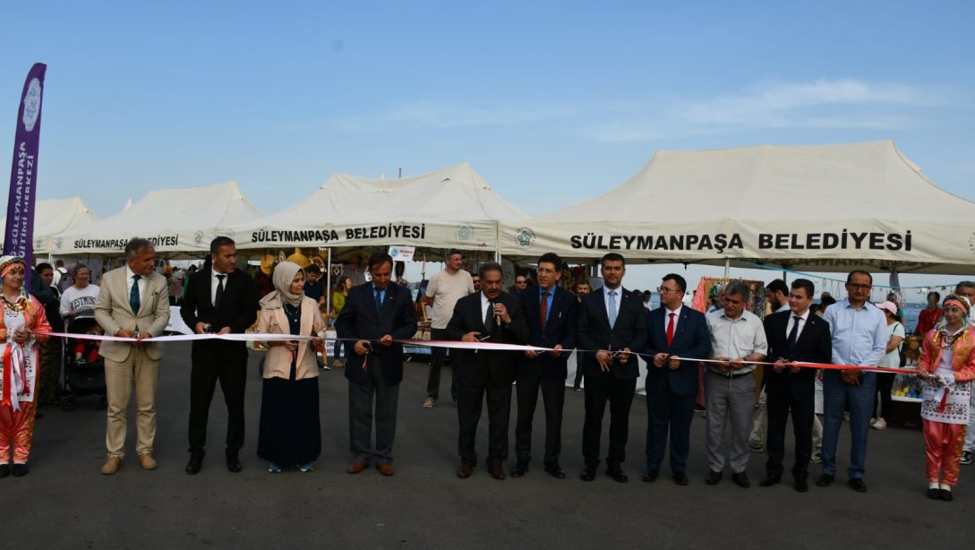 Hayat Boyu Öğrenme Haftası Etkinlikleri Kapsamında Yıl Sonu Sergi Açılışı Gerçekleştirildi