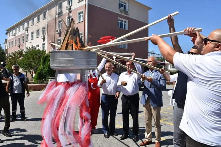 Muratlı’da 44. Hıdırellez Şenliklerinin açılışı gerçekleştirildi.