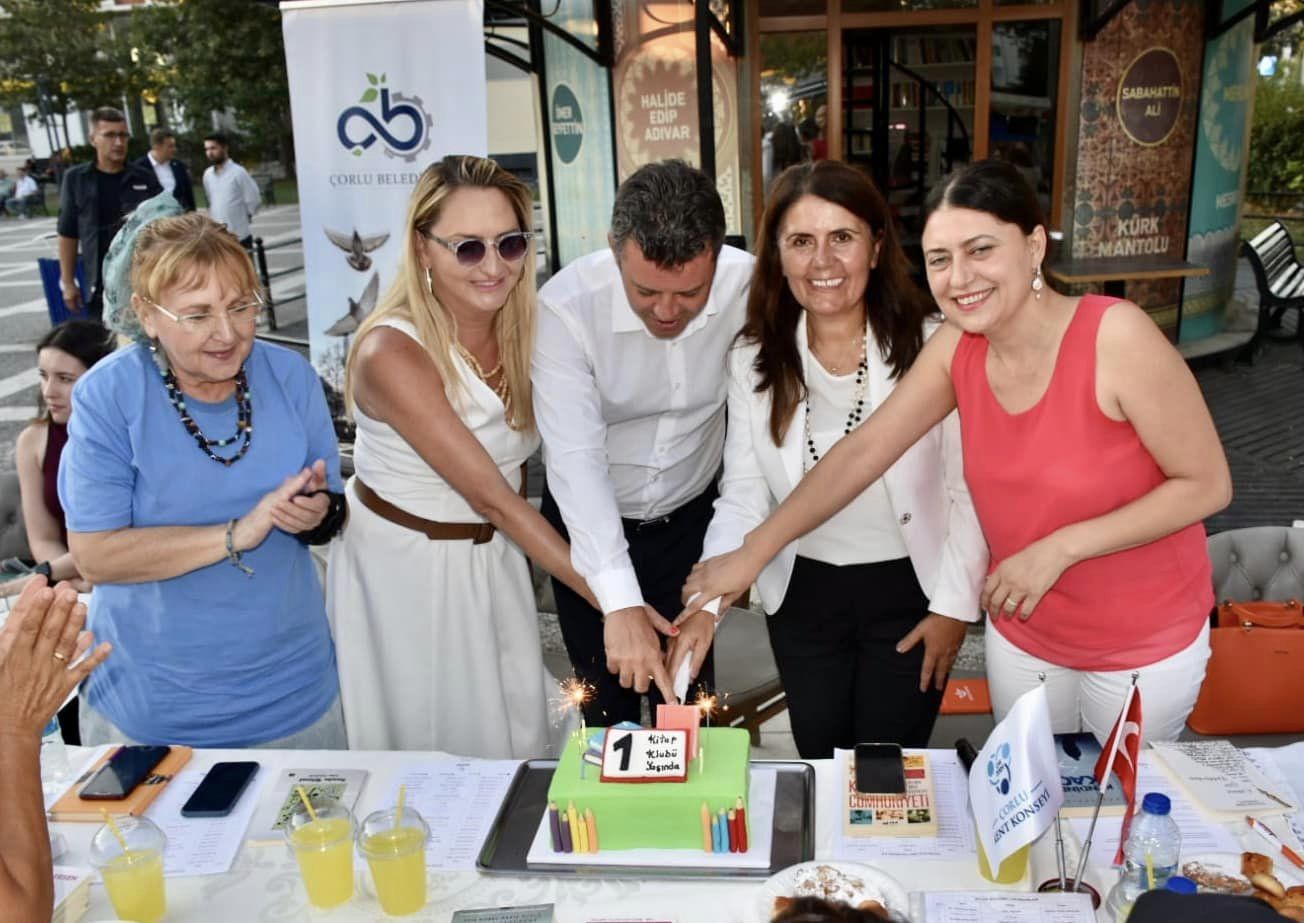 Kitap Kulübü’nün birinci yıl dönümünü