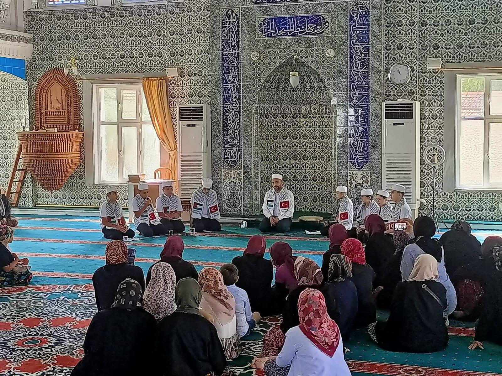 Karacakılavuz Mahallesi Mimar Sinan Camii’nde Hatim Programı: Öğrenciler Gazze’yi Unutmadı