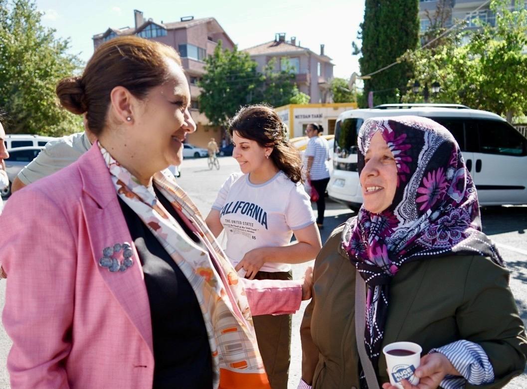 MÜGE BAŞKAN’DAN BUNALTAN SICAKLARDA SOĞUK İKRAMLAR