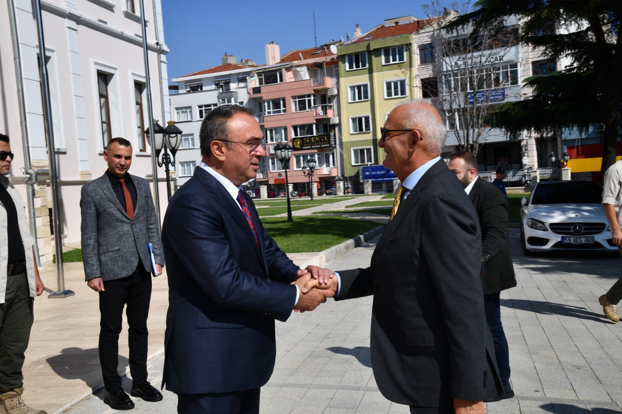 Ak Parti Genel Başkan Yardımcısı Yılmaz Vali Soytürk’ü Ziyaret Etti