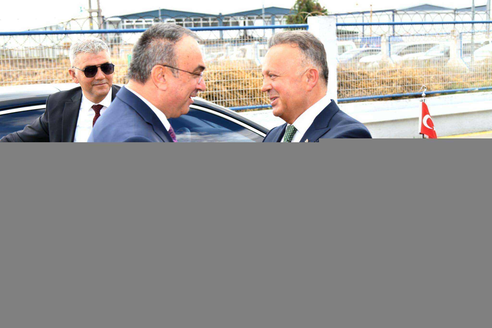 Vali Soytürk Gülle Tekstil’i Ziyaret Etti