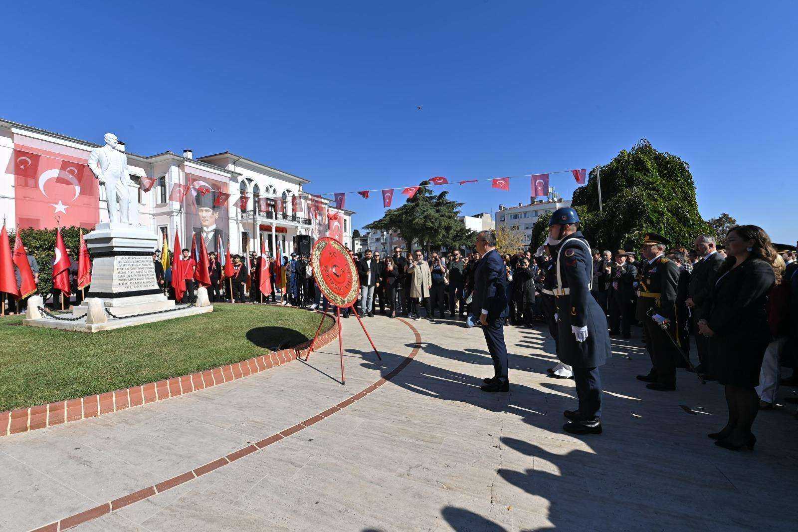 29 Ekim Cumhuriyet Bayramı Kutlamaları Çelenk Sunma Töreni İle Başladı