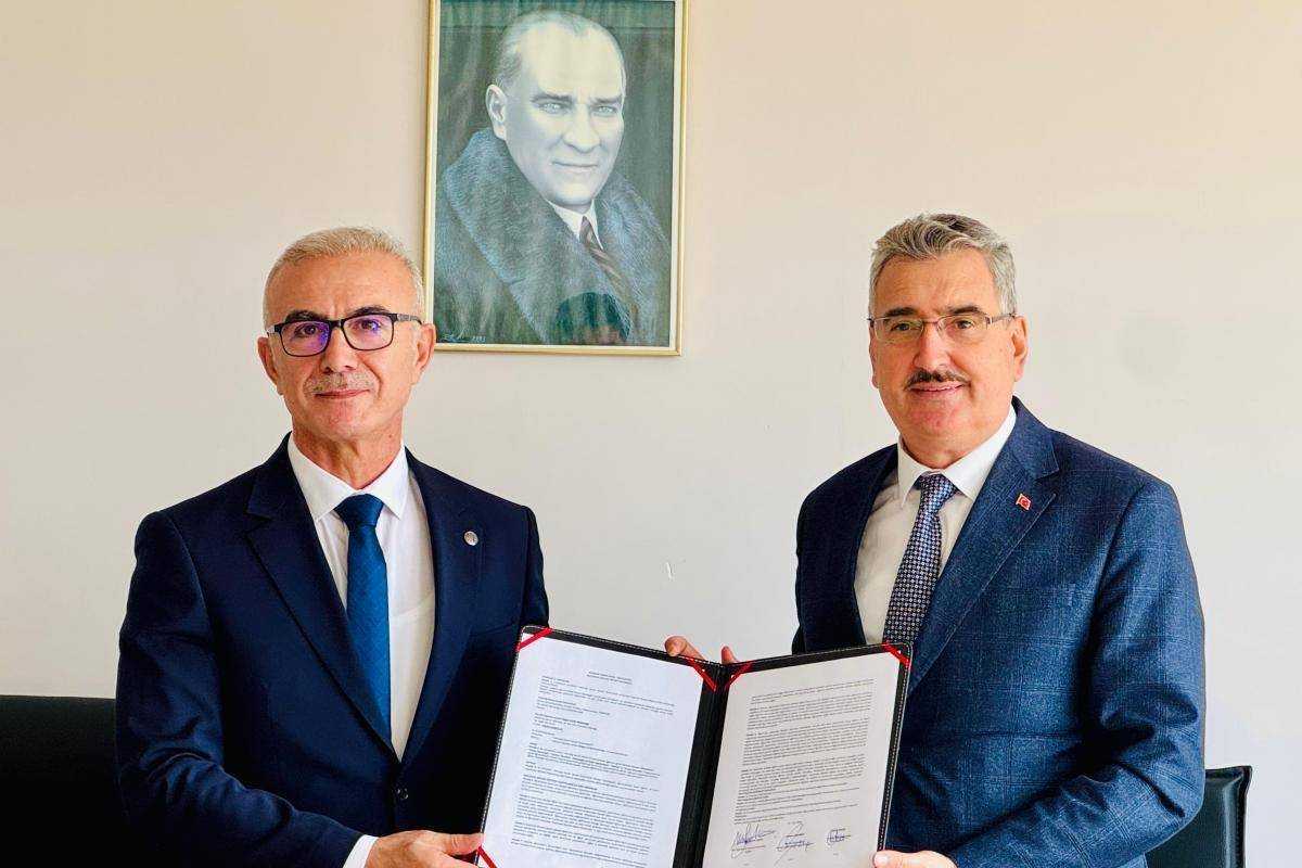 Muratlı MYO ile Muratlı OSB Arasında İşletmede Mesleki Eğitim Protokolü İmzalandı