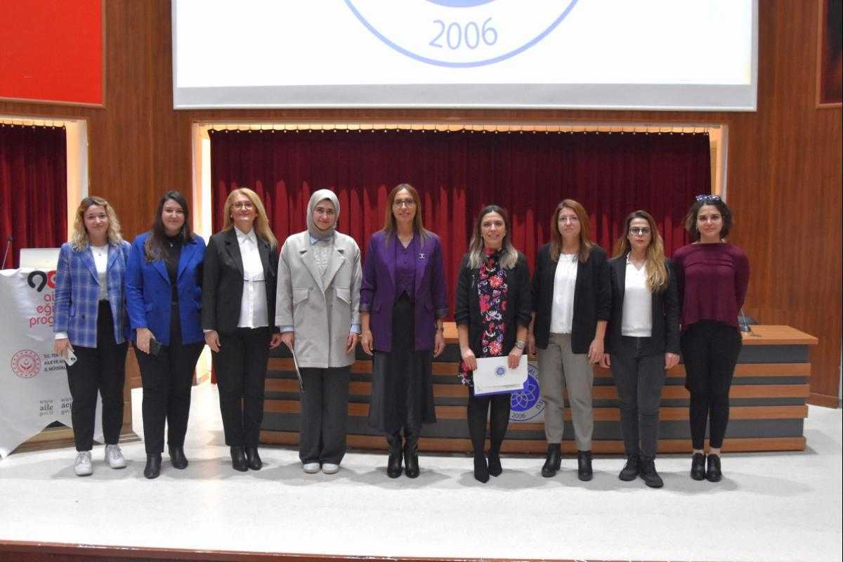 “Akademide Kadın Buluşmaları Çerçevesinde, Yükseköğretim Öğrencilerinde Şiddet Farkındalığının Artırılması” Seminerleri Tamamlandı Yeni