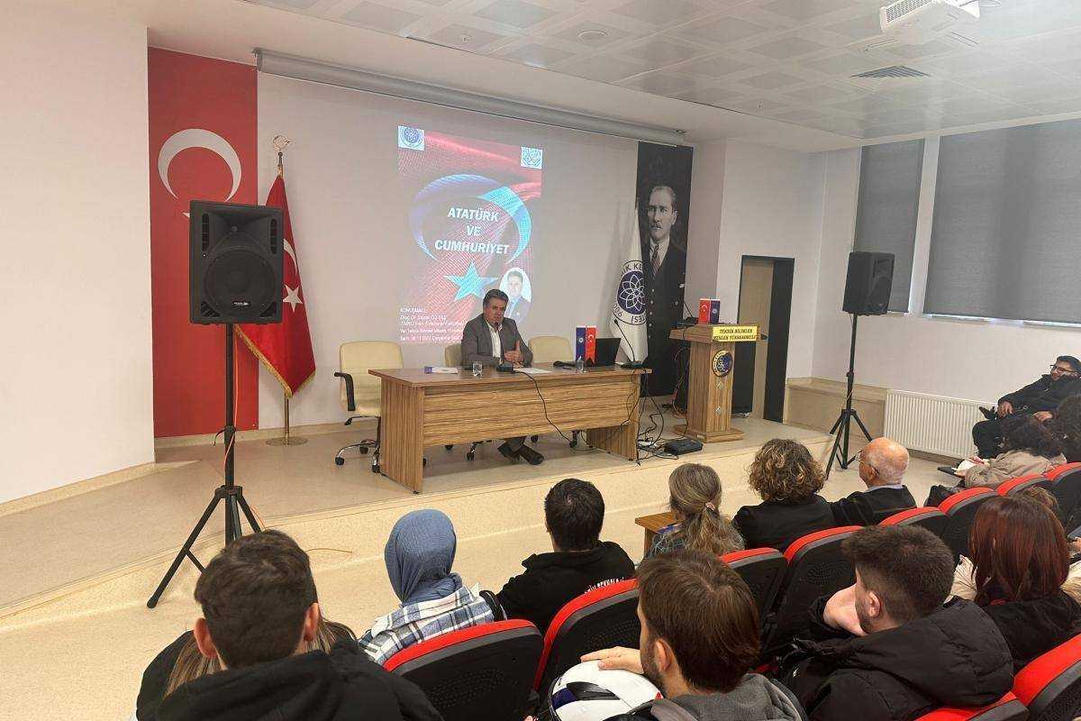 Atatürk ve Cumhuriyet Konferansı