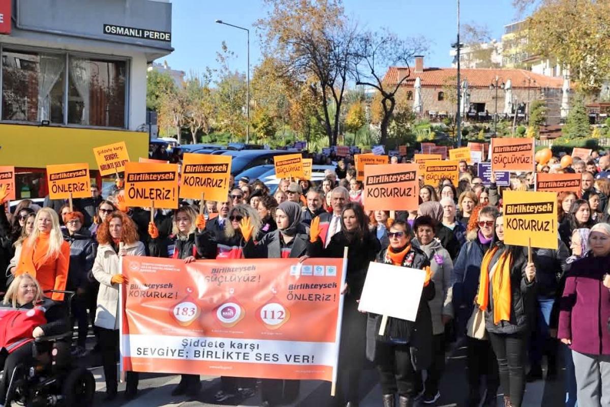 Tekirdağ NKÜ’den ‘25 Kasım Kadına Yönelik Şiddete Karşı Uluslararası Mücadele Günü Farkındalık Yürüyüşü’ne Katılım