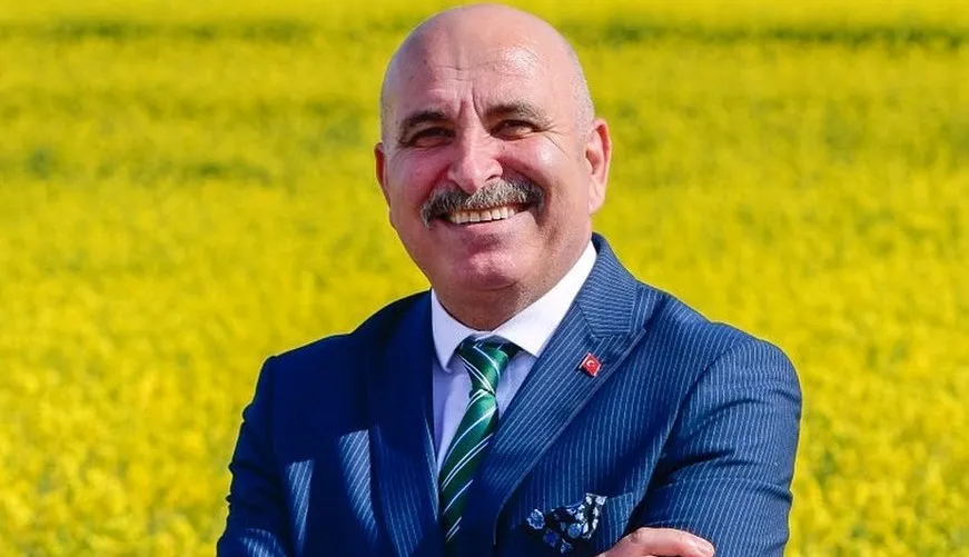 Ahmet Hacıoğlu görevden alınarak bakanlık emrine müşavir olarak atandı.