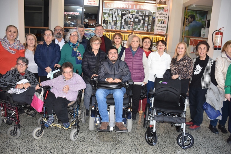 Kadınlardan anlamlı destek
