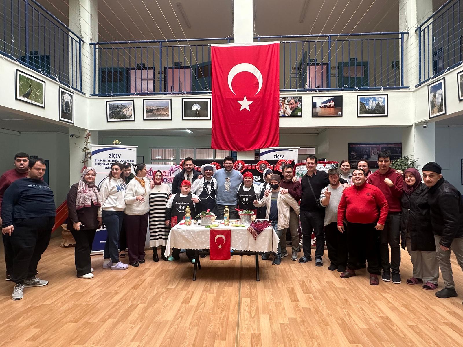 Köfteci Sergen bu defa ZİÇEV çocukları için pişirdi