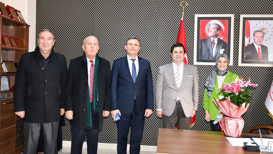 Tekirdağ Kooperatif-İş Sendikası Şube Başkanı Ziya Nur Üzmez ve Yönetim Kurulu Üyeleri İl Milli Eğitim Müdürümüz Dr. Abdülaziz Yeniyol’u Ziyaret Etti