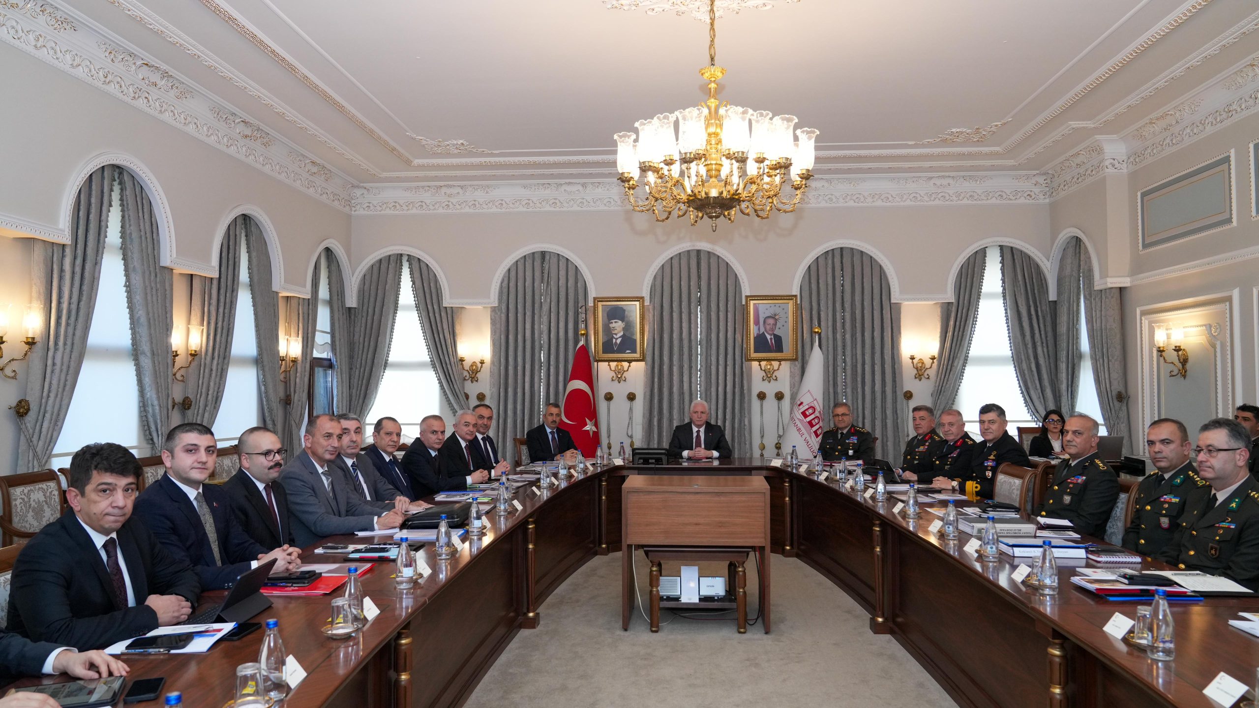 Vali Soytürk Düzensiz Göçle Mücadele Toplantısı’na Katıldı 