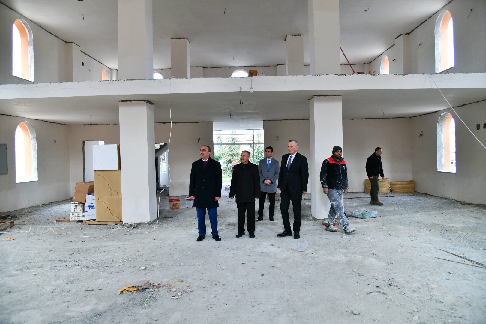 Vali Soytürk Yapım Süreci Devam Eden Camide İncelemelerde Bulundu