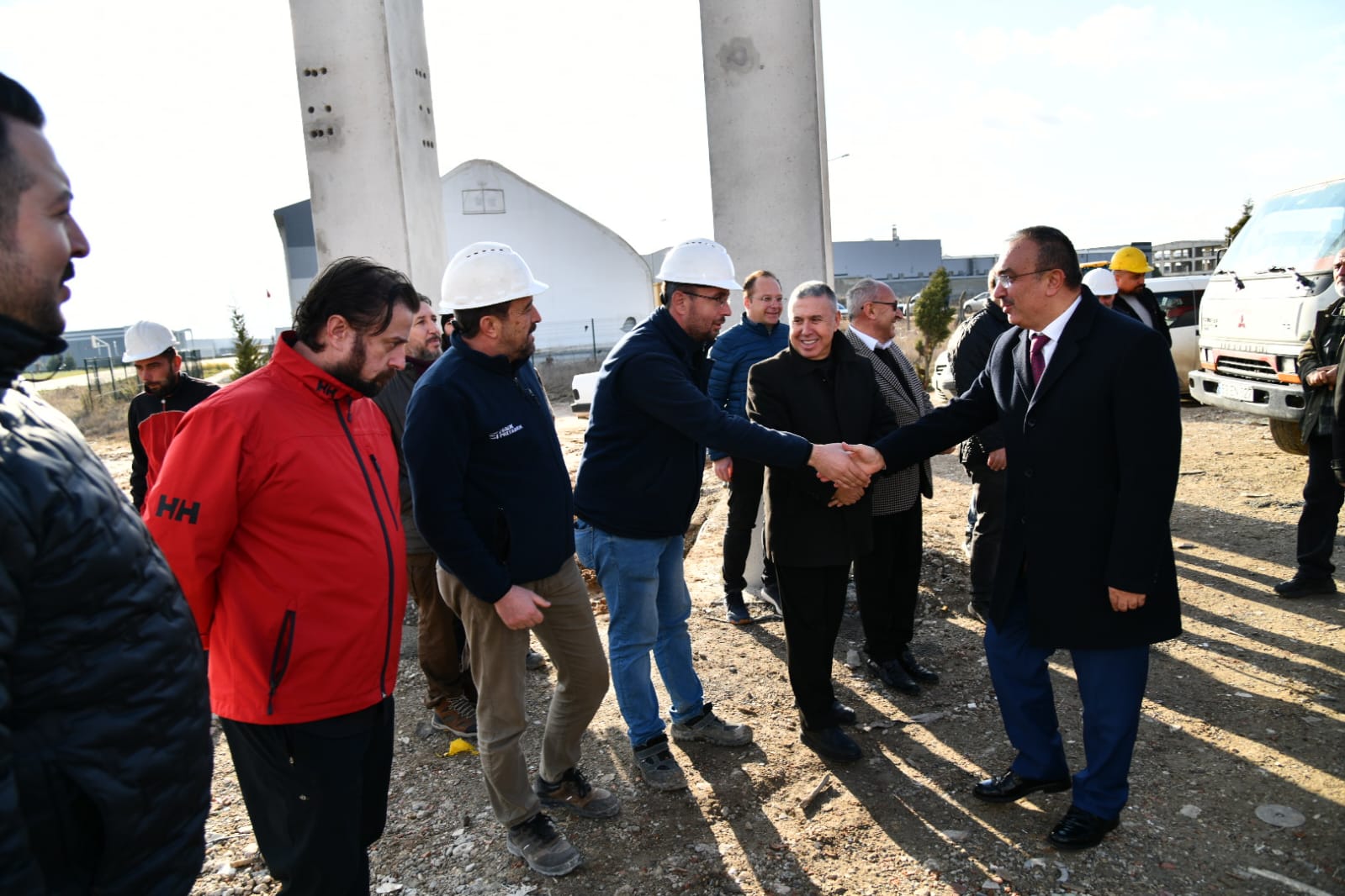 Vali Soytürk Yapımı Devam Eden Veliköy OSB Cami’nde İncelemelerde Bulundu