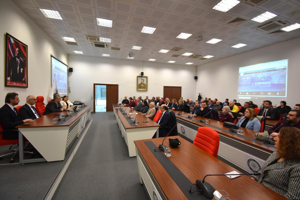 AKREDİTASYON SÜRECİNİ BAŞARIYLA TAMAMLAYAN DÖRT MESLEK YÜKSEKOKULUMUZA BELGELERİ TÖRENLE TAKDİM EDİLDİ