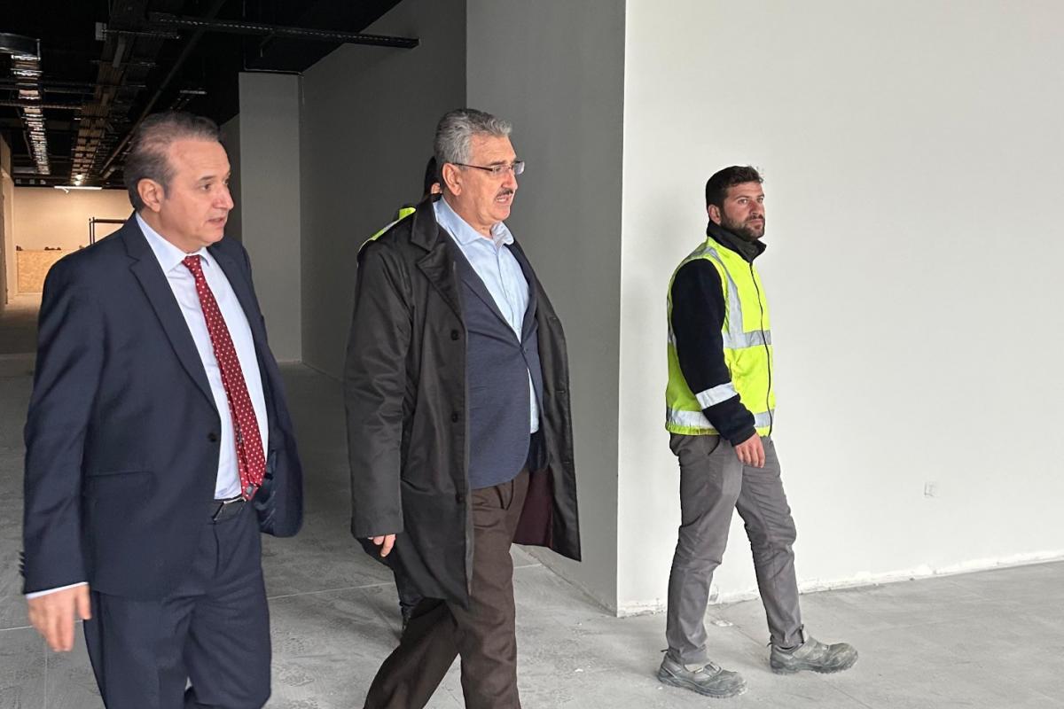 REKTÖRÜMÜZ ÇORLU MÜHENDİSLİK FAKÜLTESİNİN YENİ BİNASININ İNŞAATINDA İNCELEMELERDE BULUNDU