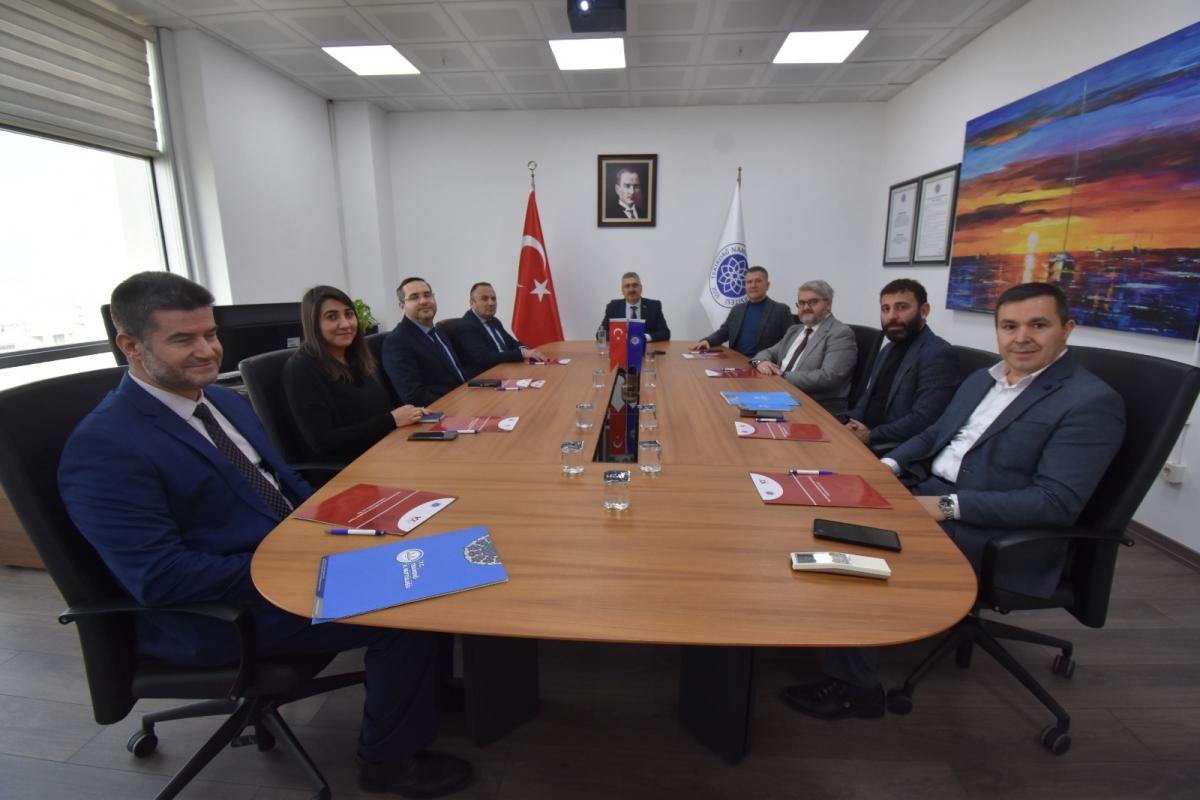 TEKİRDAĞ NAMIK KEMAL ÜNİVERSİTESİ CAMİSİNİN DEVAM EDEN YAPIM SÜRECİNE İLİŞKİN TOPLANTI GERÇEKLEŞTİRİLDİ