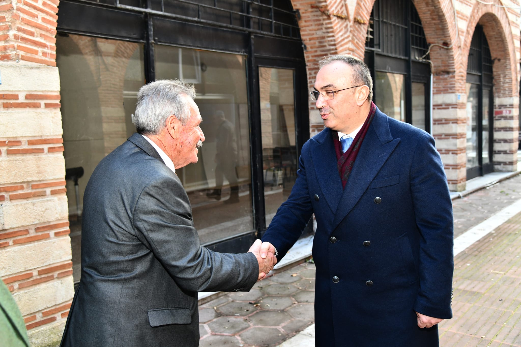 Vali Soytürk Emekli Öğretmenler Derneğini Ziyaret Etti