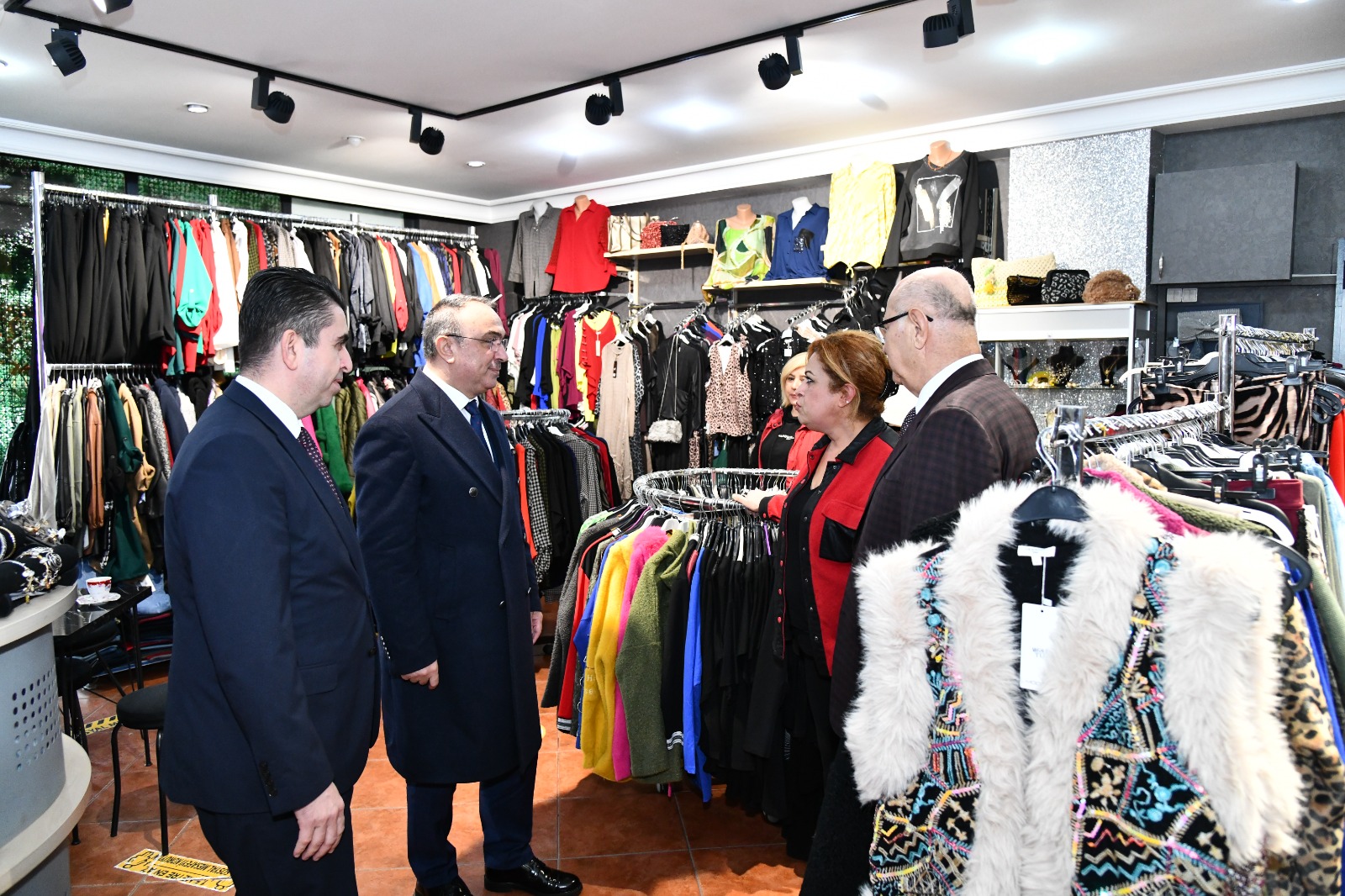 Vali Soytürk Esnaf Ziyaretinde Bulundu