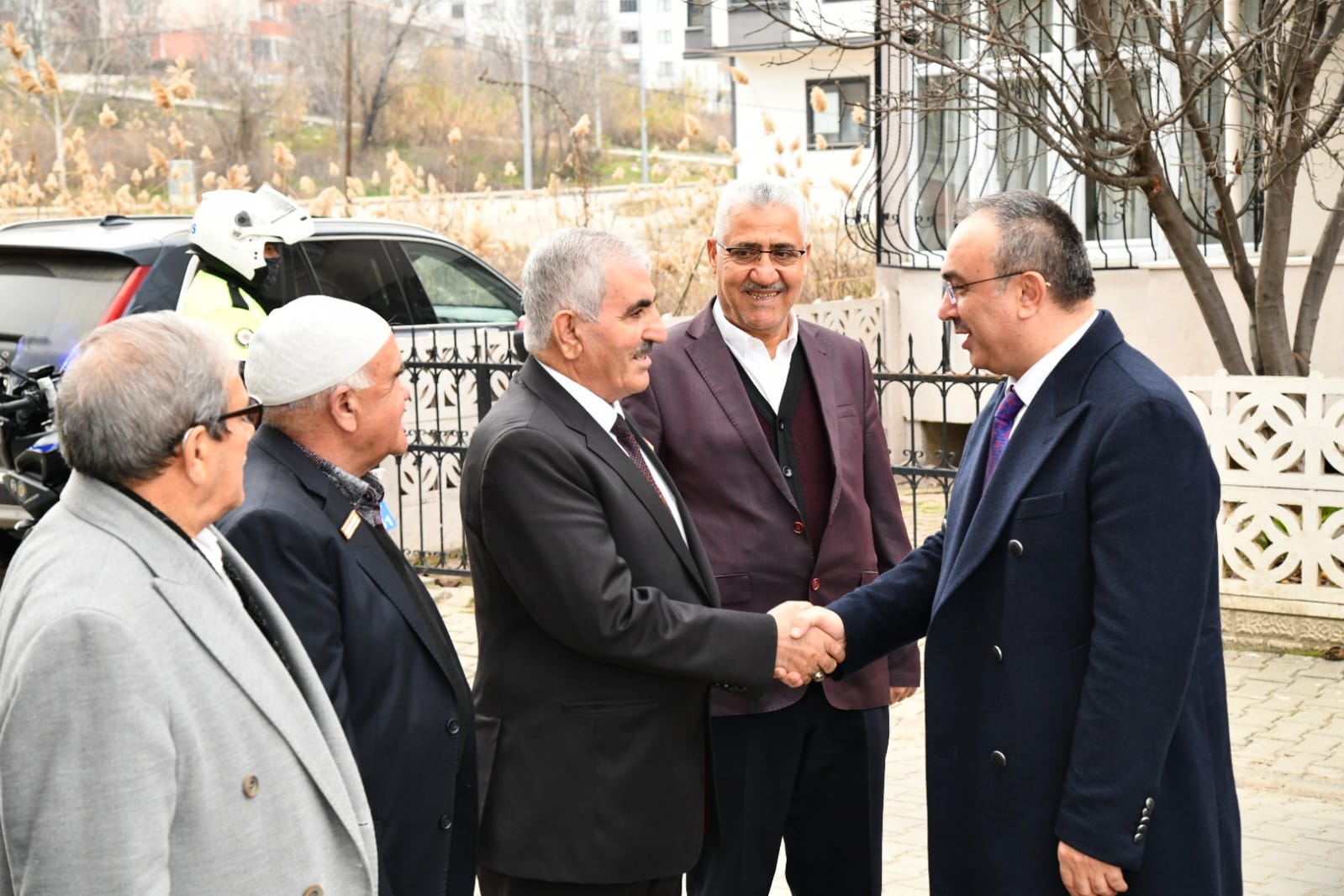Vali Soytürk Vanlılar Derneğini Ziyaret Etti