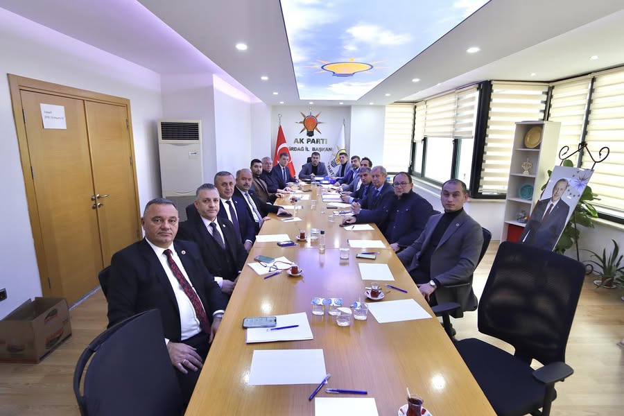 Av Ali Gümüş : Şehrimize değer katan tüm meclis üyelerimize teşekkür ediyorum.