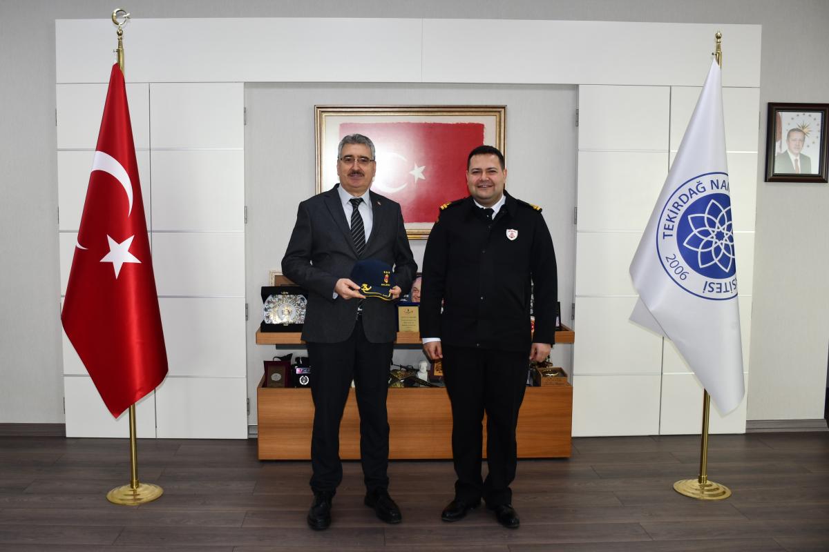 ÇORLU SAHİL GÜVENLİK KOMUTANLIĞI KARAKOL KOMUTANI KIDEMLİ YÜZBAŞI CAN ÇAKICI’DAN ÜNİVERSİTEMİZ REKTÖRÜNE ZİYARET