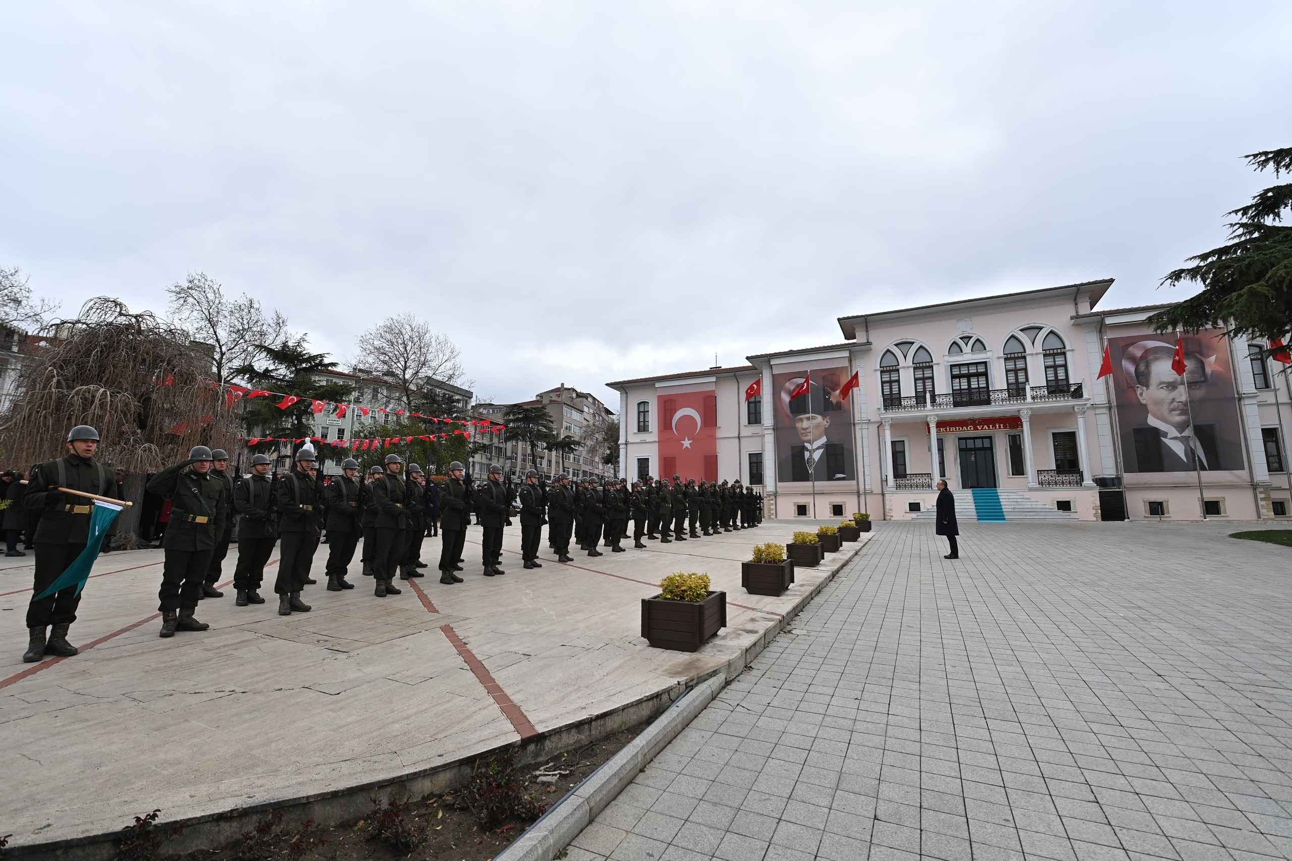 18 Mart Şehitleri Anma Günü ve Çanakkale Zaferi’nin 110. Yıldönümü Münasebetiyle Çelenk Sunma Töreni Yapıldı