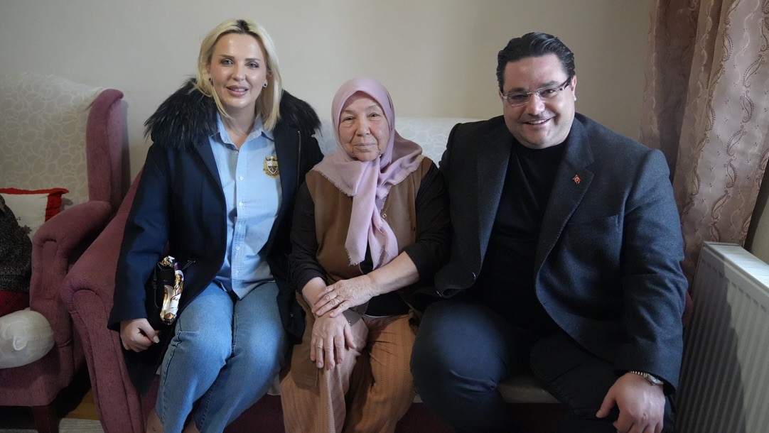Başkan Bozkurter, Ev Ziyaretleriyle Vatandaşlarıyla Buluşuyor