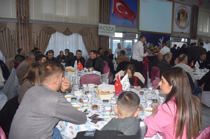 ELEKTRİKÇİLER ODASI ÜYELERİNİ İFTARDA BULUŞTURDU
