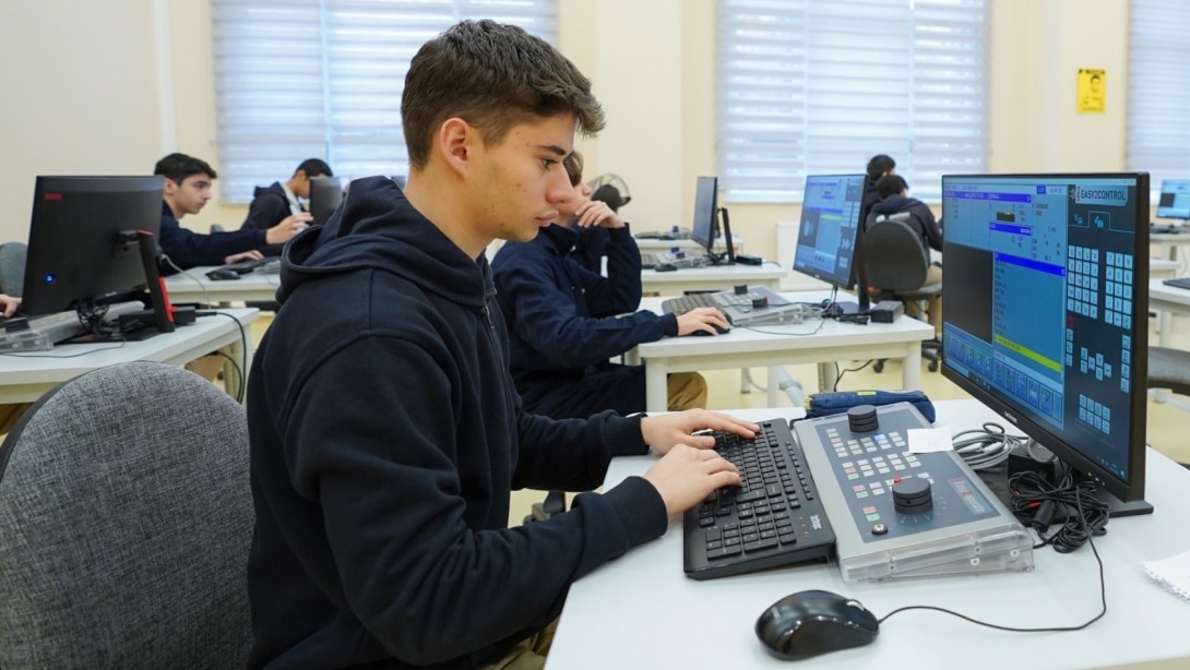 Mesleki ve Teknik Eğitimin Yeni Vizyonu Öğrencilere Tanıtılacak