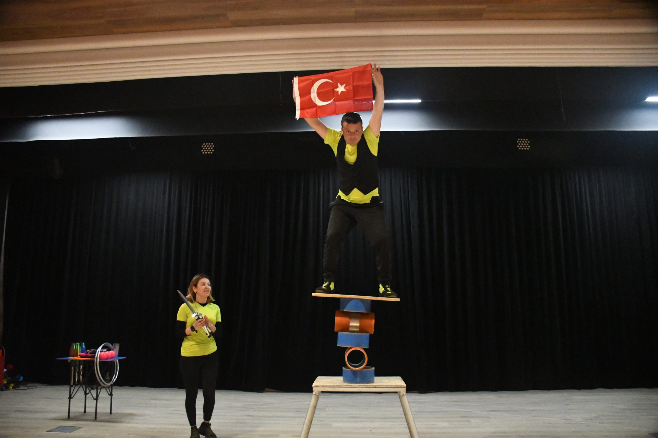 Saray’da ramazan sirki’ne yoğun ilgi