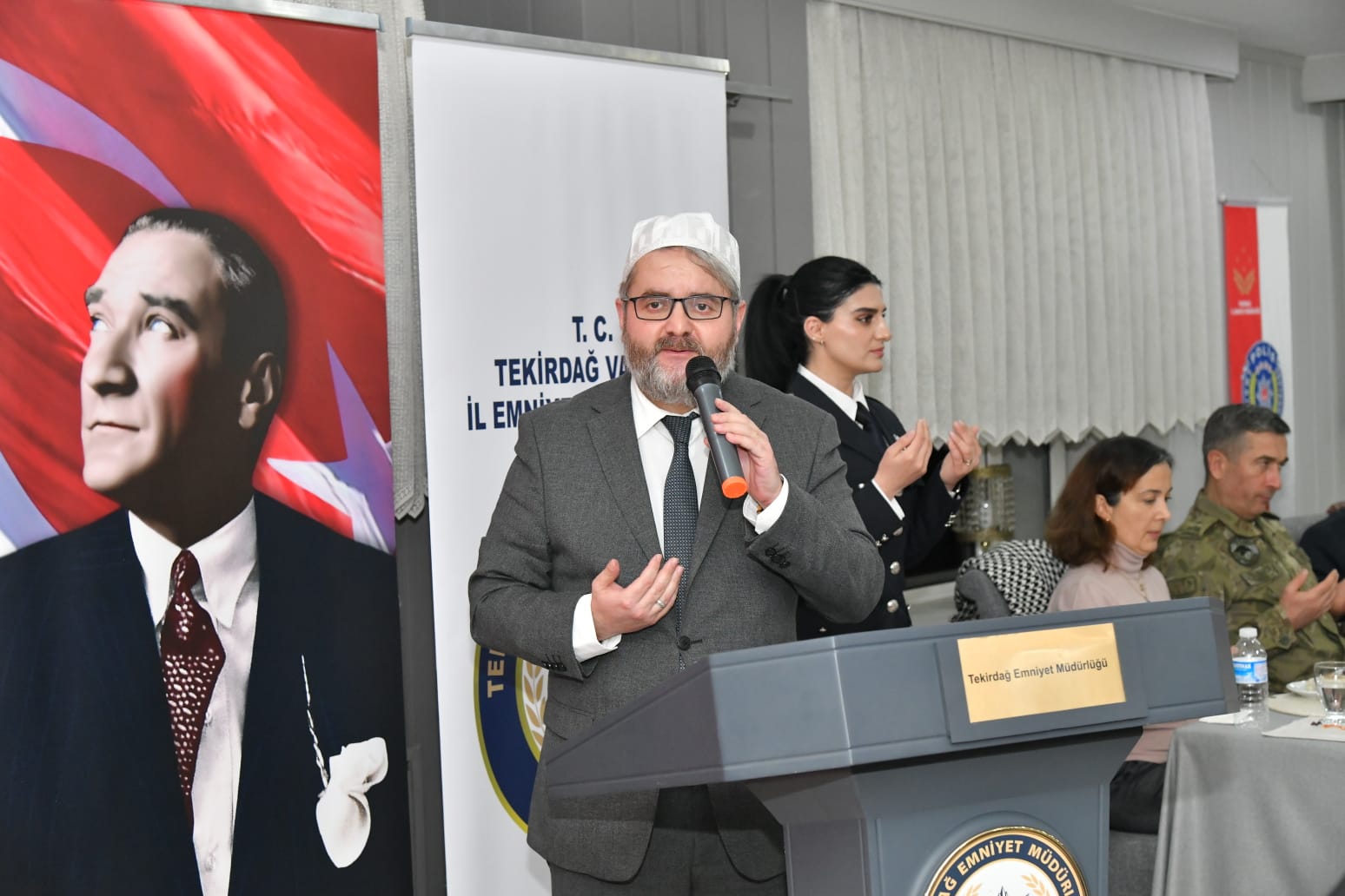 Vali Soytürk ve Eşi Nurdan Soytürk Polisler, Şehit Aileleri ve Gazilerle İftar Yaptı