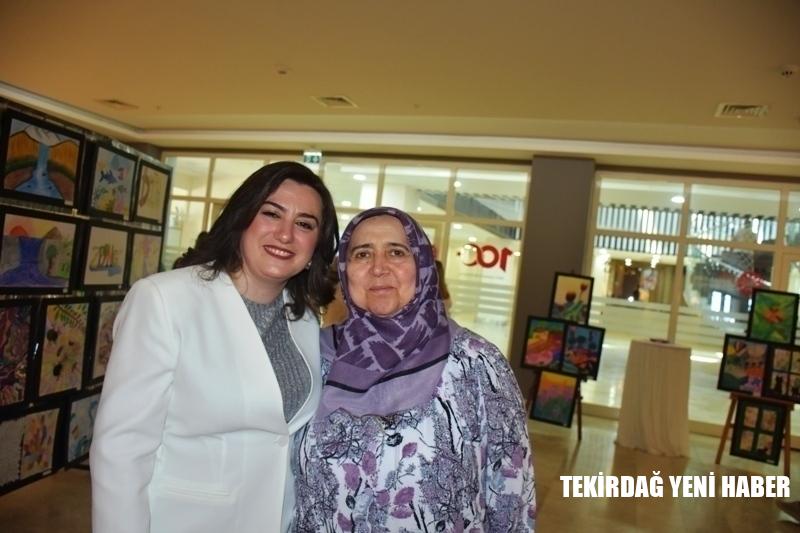Geleceğin Sanatçıları Sahne Aldı: Öğrencilerin Renkli Dünyası Büyük İlgi Gördü