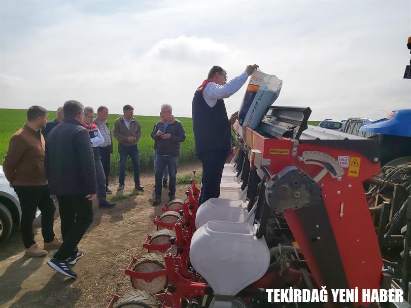 İl Müdürü Mehmet AKSOY “Anıza Ayçiçeği Ekimi Projesi” Kapsamında Üreticilerle Bir Araya Geldi