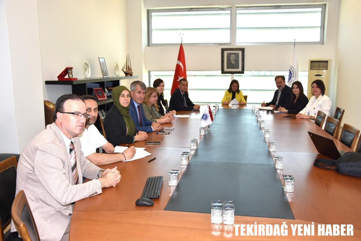 TEKİRDAĞ NAMIK KEMAL ÜNİVERSİTESİ REKTÖRLÜĞÜ VE ÖZ SAĞLIK-İŞ SENDİKASI ARASINDA TOPLU SÖZLEŞME İMZALANDI