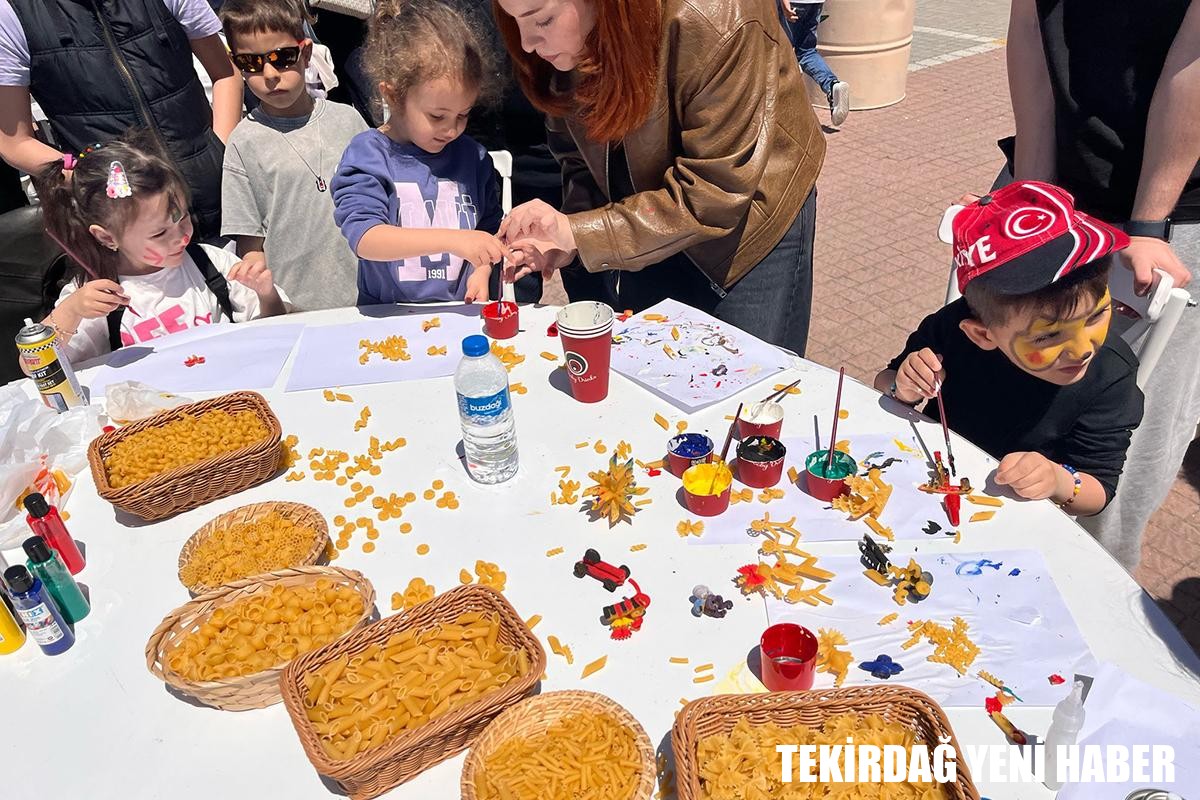 TOPLULUKLARIMIZ FESTİVALDE ÇOCUKLARLA BİR ARAYA GELDİ